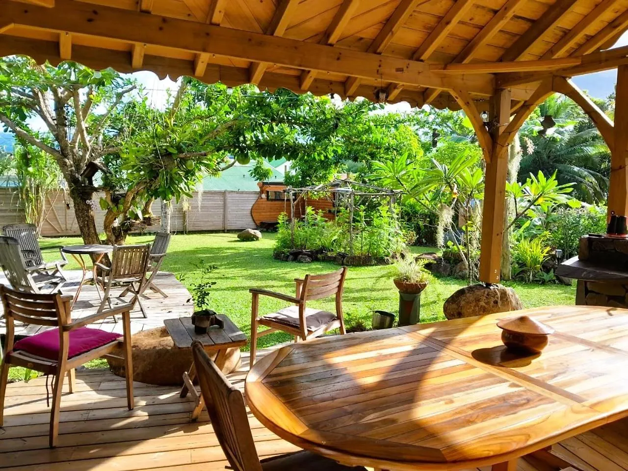 Vakantiehuis Magnifique Maison & Bungalow En Bois Dans Jardin Tropical Proche Rivieres Et Foret Lamentin
